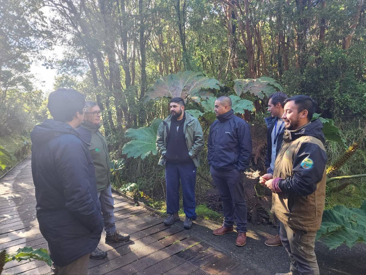 Parque Nacional Chiloé y la Junta de Vecinos de Cucao se unen a campaña “No + Pilas” de Saesa