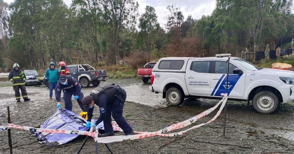 Encuentran cadáver en playa de Quellón