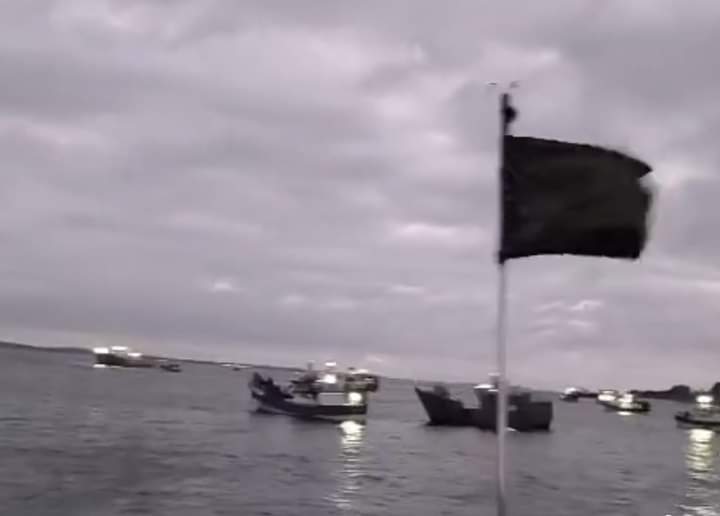 Pescadores artesanales bloquean Canal de Chacao