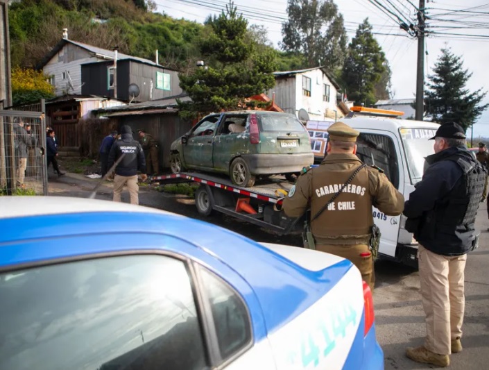 Retiran vehículos abandonados en la vía pública en Puerto Varas