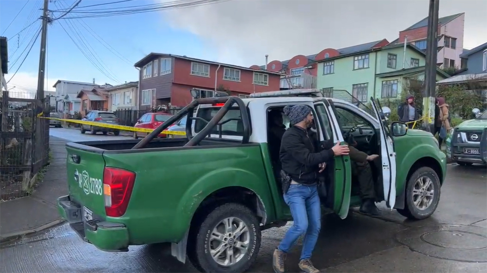 Posible parricidio: encuentran muertas a tres personas al interior de un domicilio en Quellón