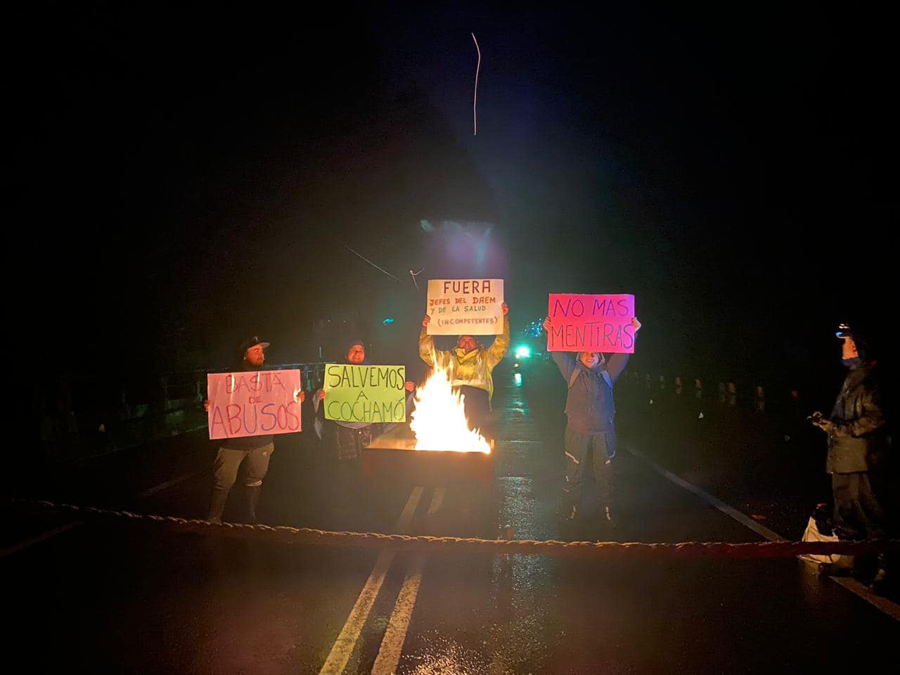 En Cochamó se toman puente en protesta por problemas sanitarios