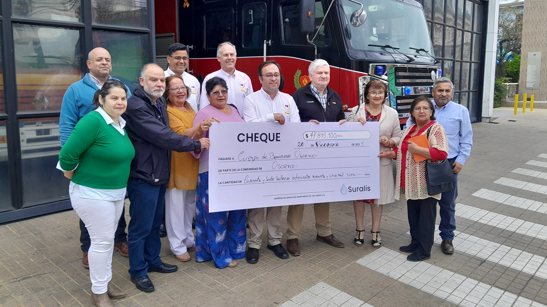 Entregan cerca de 48 millones de pesos a Bomberos de Osorno gracias a aportes de vecinos a través de la boleta del agua