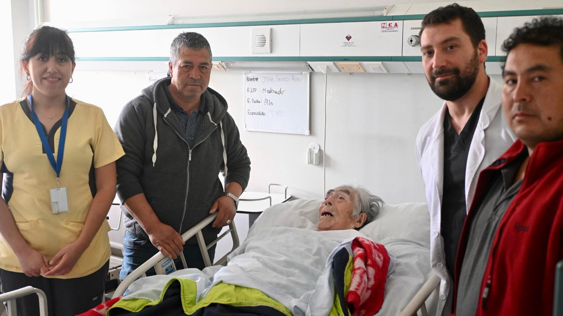 Adulto mayor de 100 años es intervenido exitosamente en el Hospital de Castro por fractura de cadera
