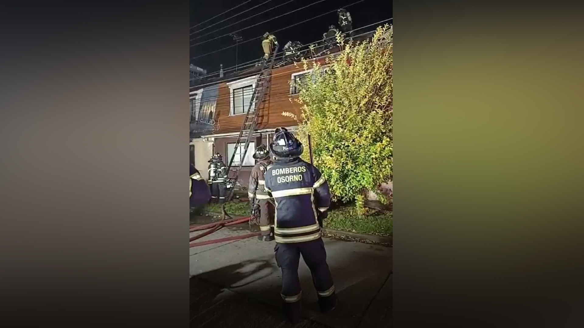 Investigan causas de incendio que afectó viviendas en el centro de Osorno