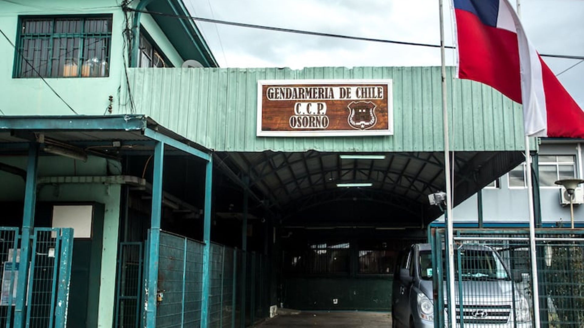 Fugitivo recapturado en Argentina fue trasladado a la cárcel de Osorno para cumplir condena