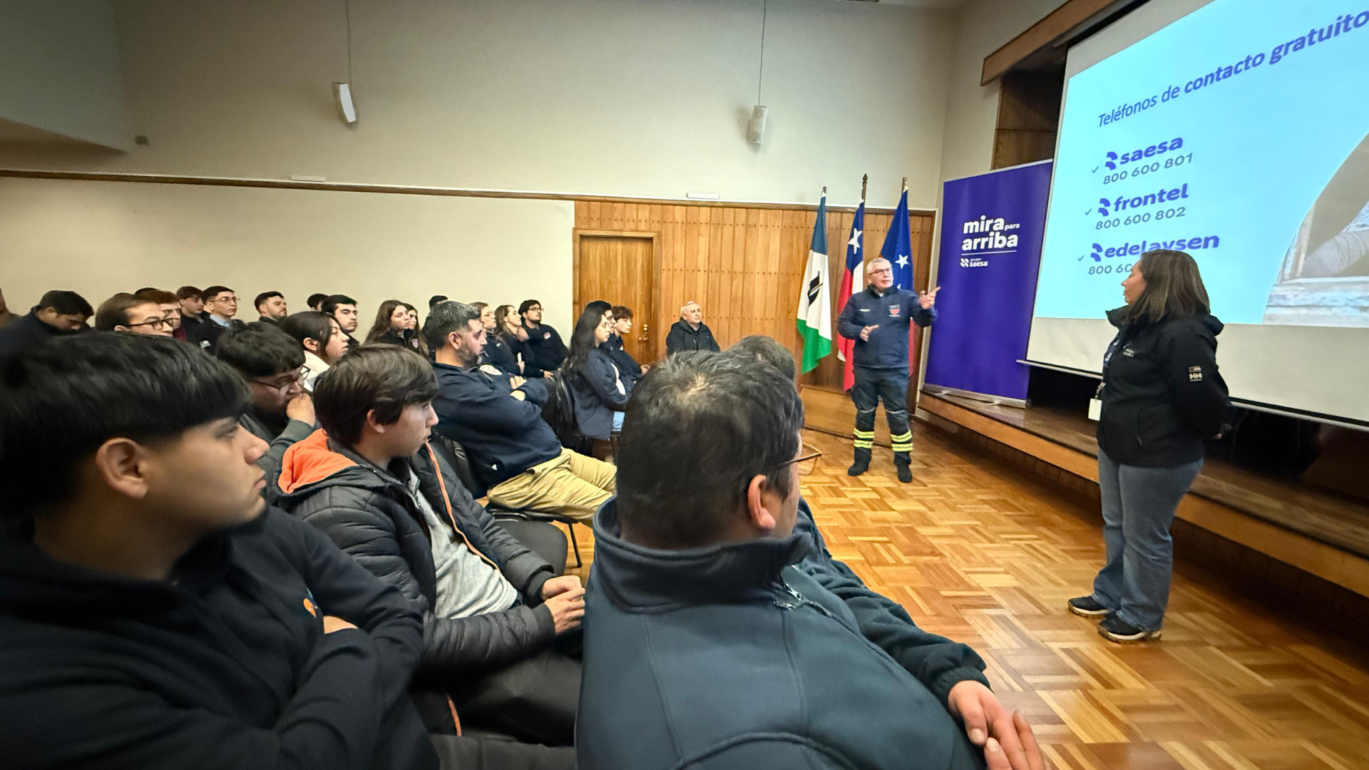 Saesa realiza taller sobre riesgos eléctricos para más de 100 bomberos de Puerto Montt