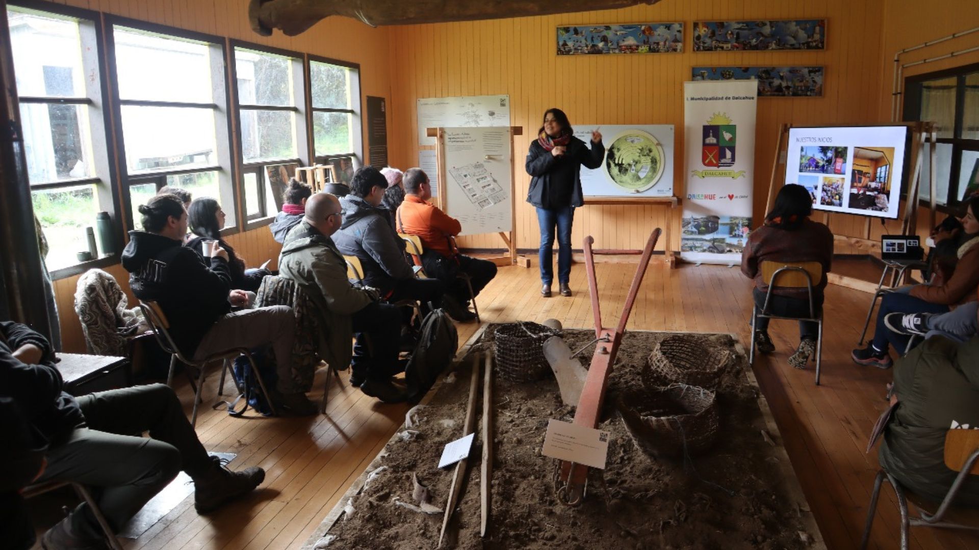 Municipalidad de Dalcahue destaca valor cultural y turístico del Museo de la Papa en encuentro con operadores turísticos