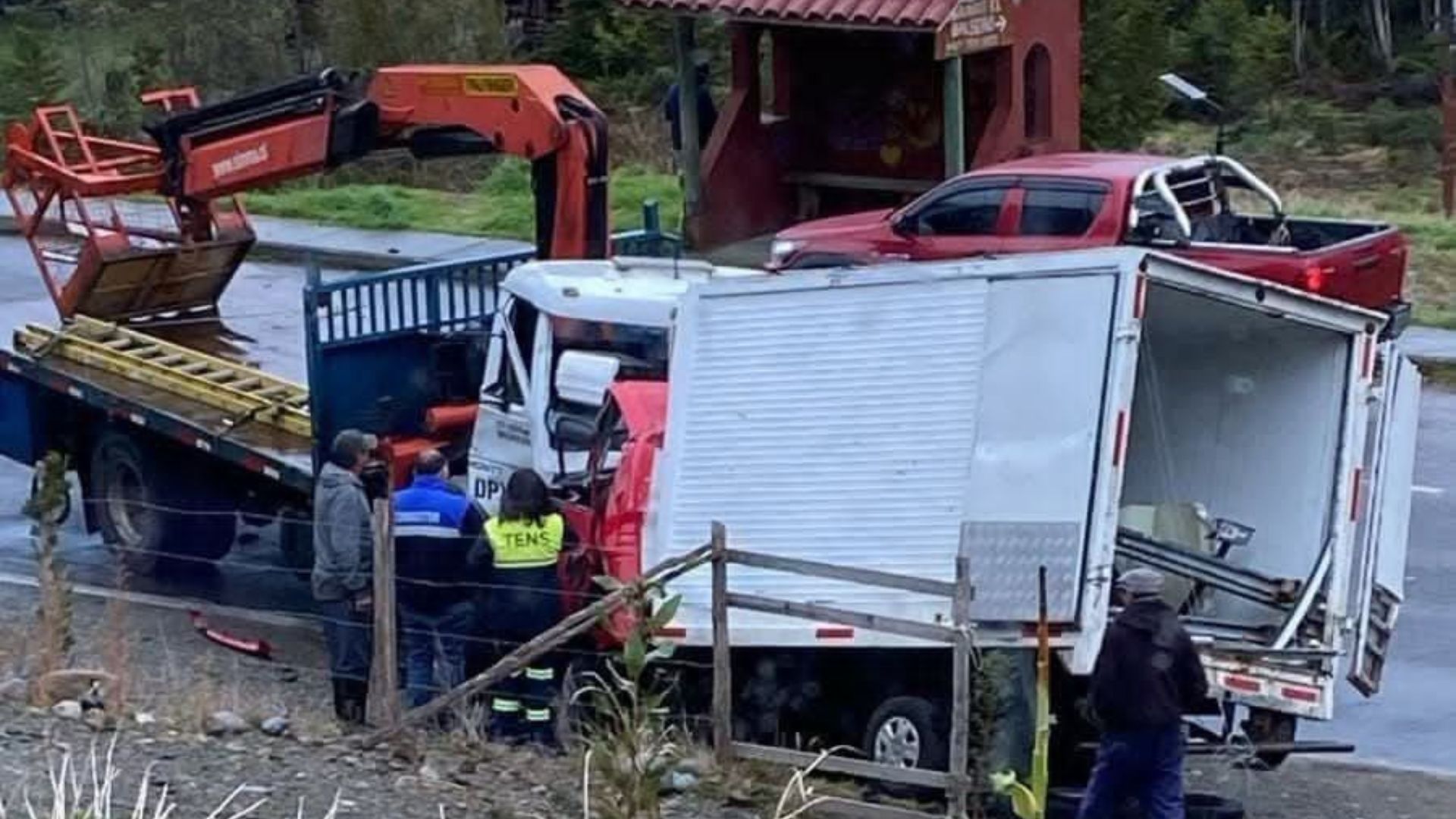 Fatal accidente en la carretera austral deja un conductor fallecido en Hualaihué