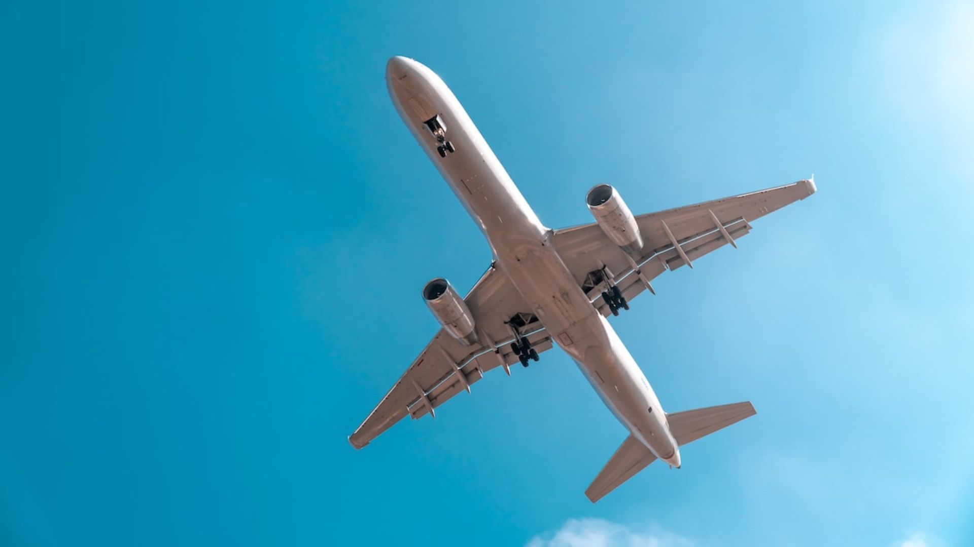 Pasajeros de vuelo en Chiloé relatan maniobra que evitó posible colisión aérea