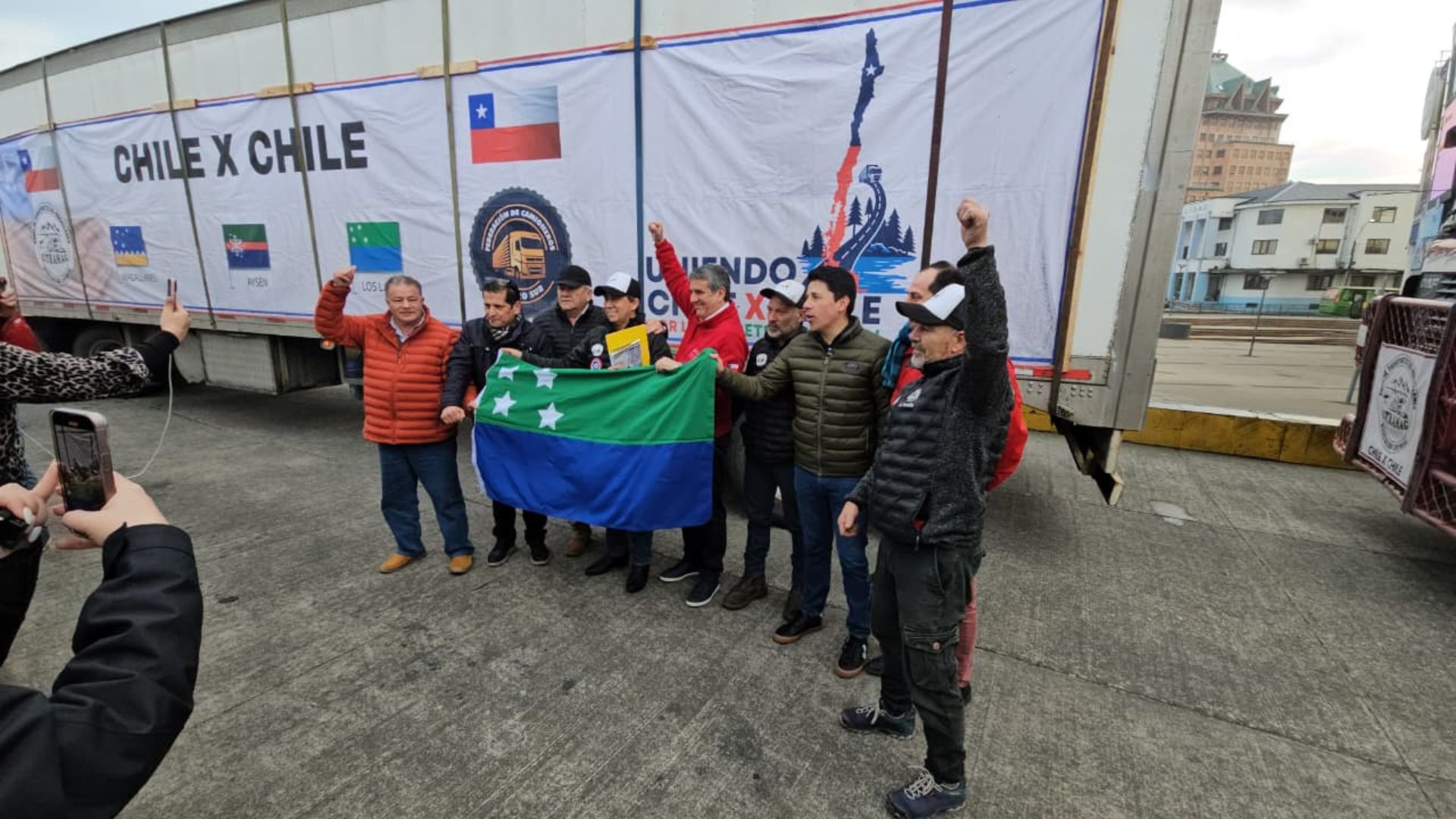 Caravana de transportistas llega a Puerto Montt en demanda de conectividad nacional