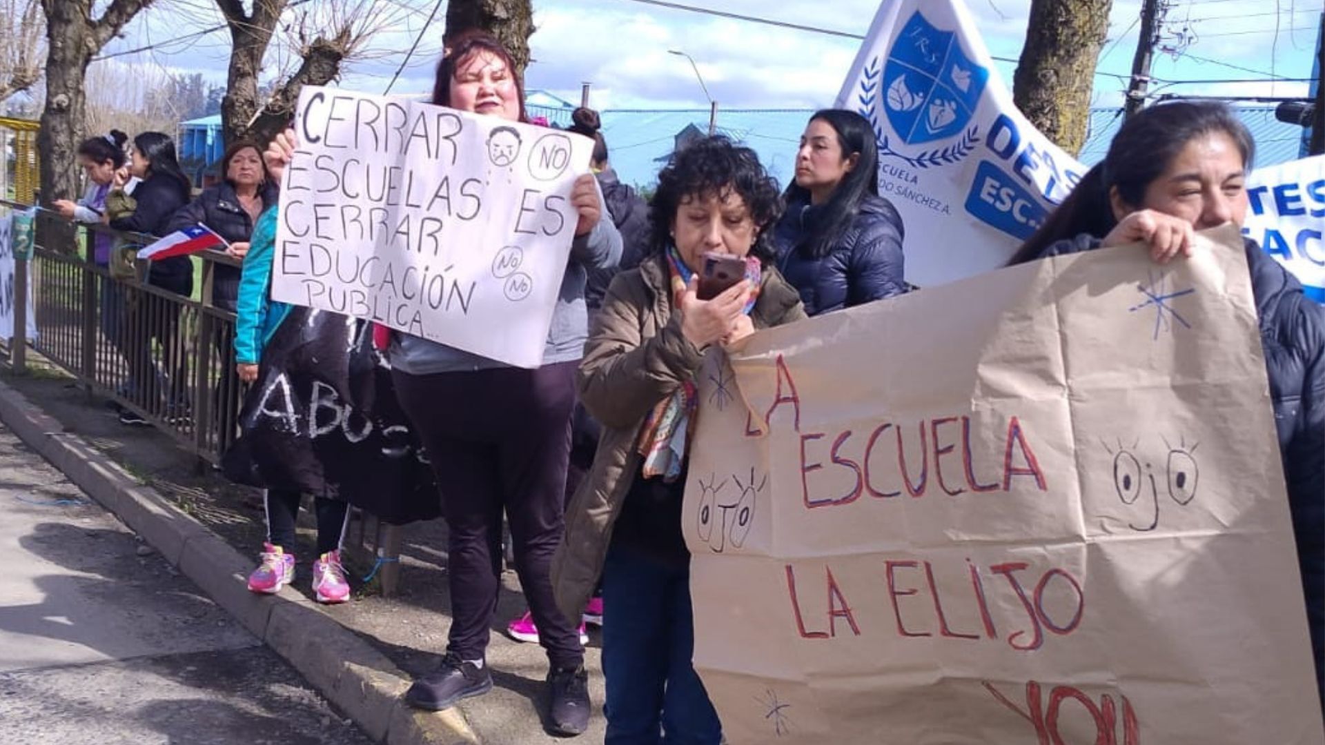 Marchas por crisis de la educación municipal en Osorno dejan saldo de un adolescente detenido