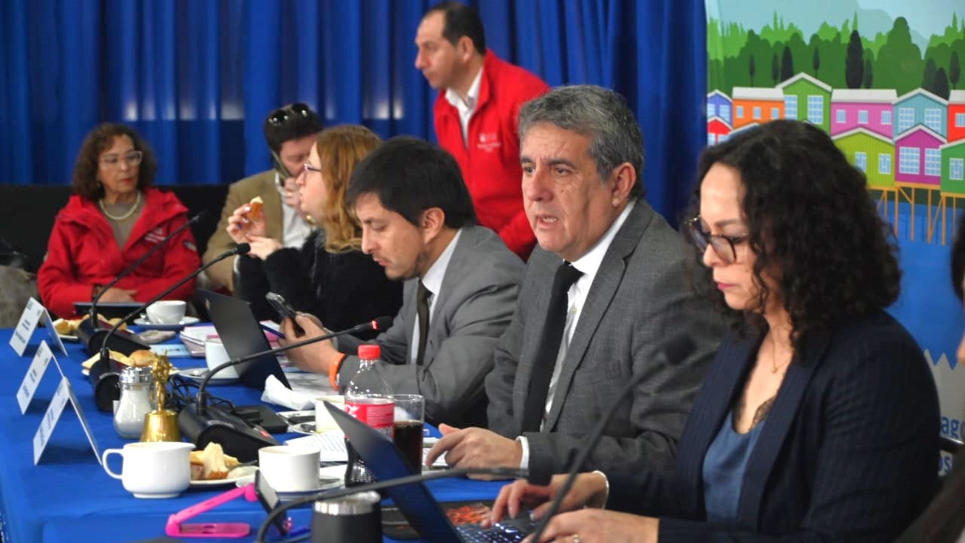 GORE Los Lagos congela financiamiento de convenios con ministerios por incertidumbre presupuestaria