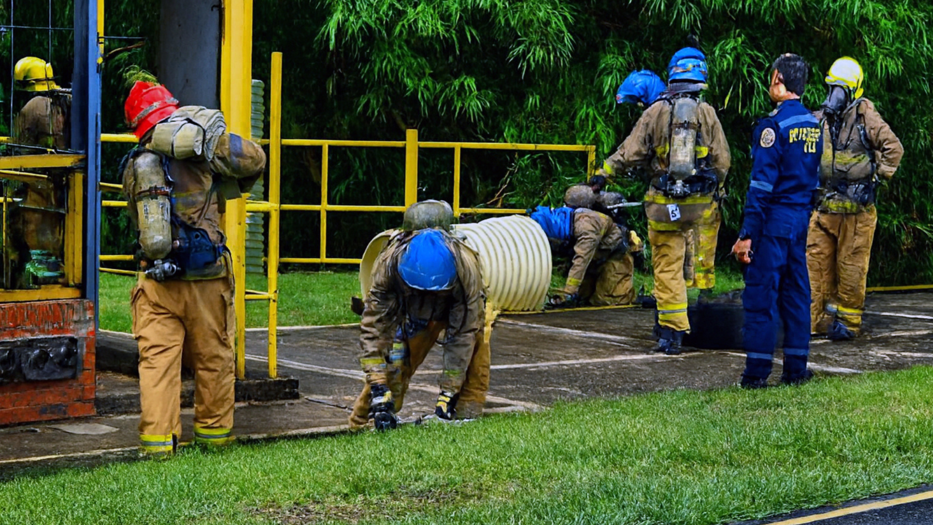 Bomberos de Puerto Montt se capacitan en Colombia bajo estándares internacionales