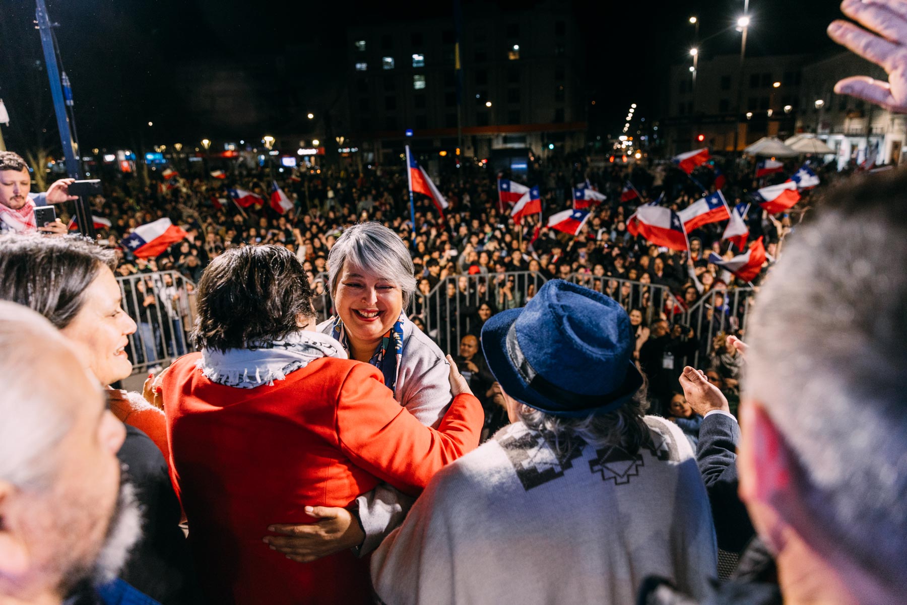 Jeannette Jara fue cuestionada por cánticos y risas contra Carabineros de Chile