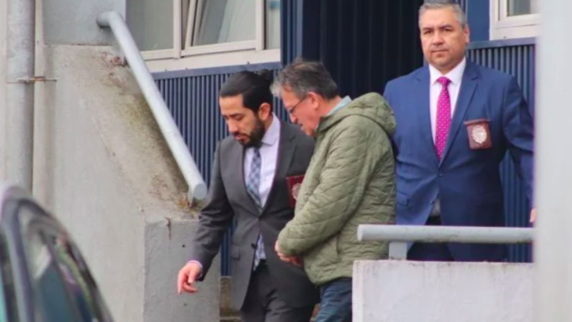 Gervoy Paredes queda con arresto nocturno y sin autorización para usar sus fondos