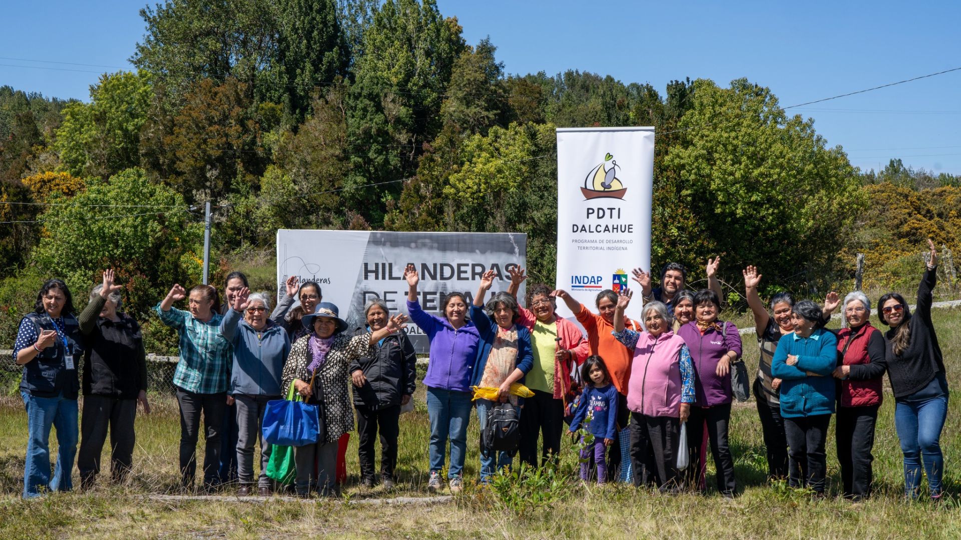 Tenaún celebró su primera minga de hiladura