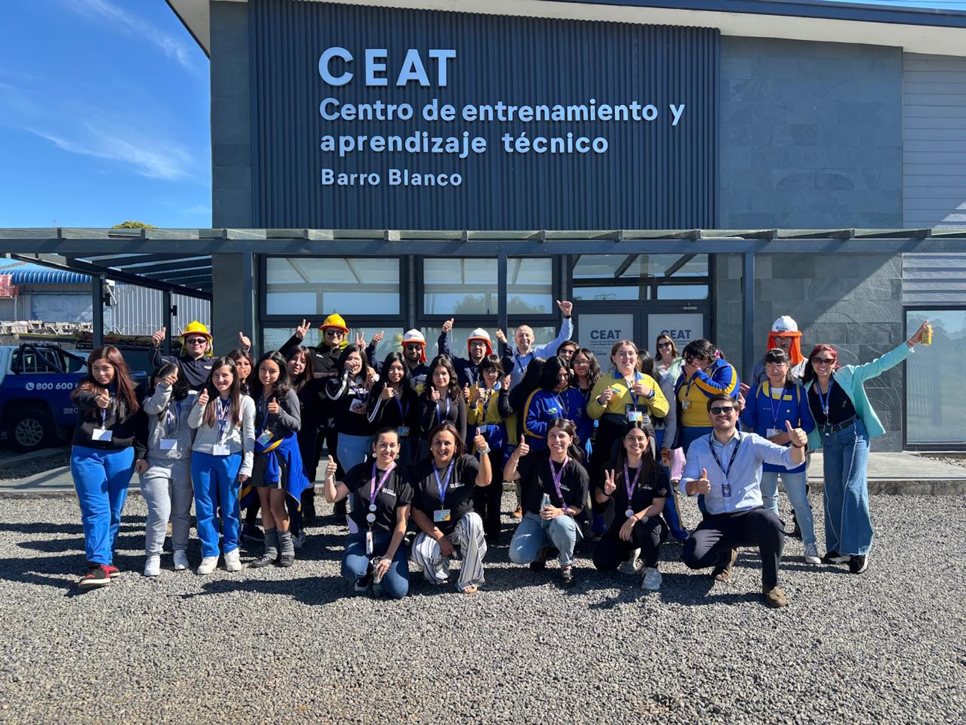 Estudiantes de Osorno exploran el mundo de la energía y la tecnología en visita al patio de entrenamiento de Saesa