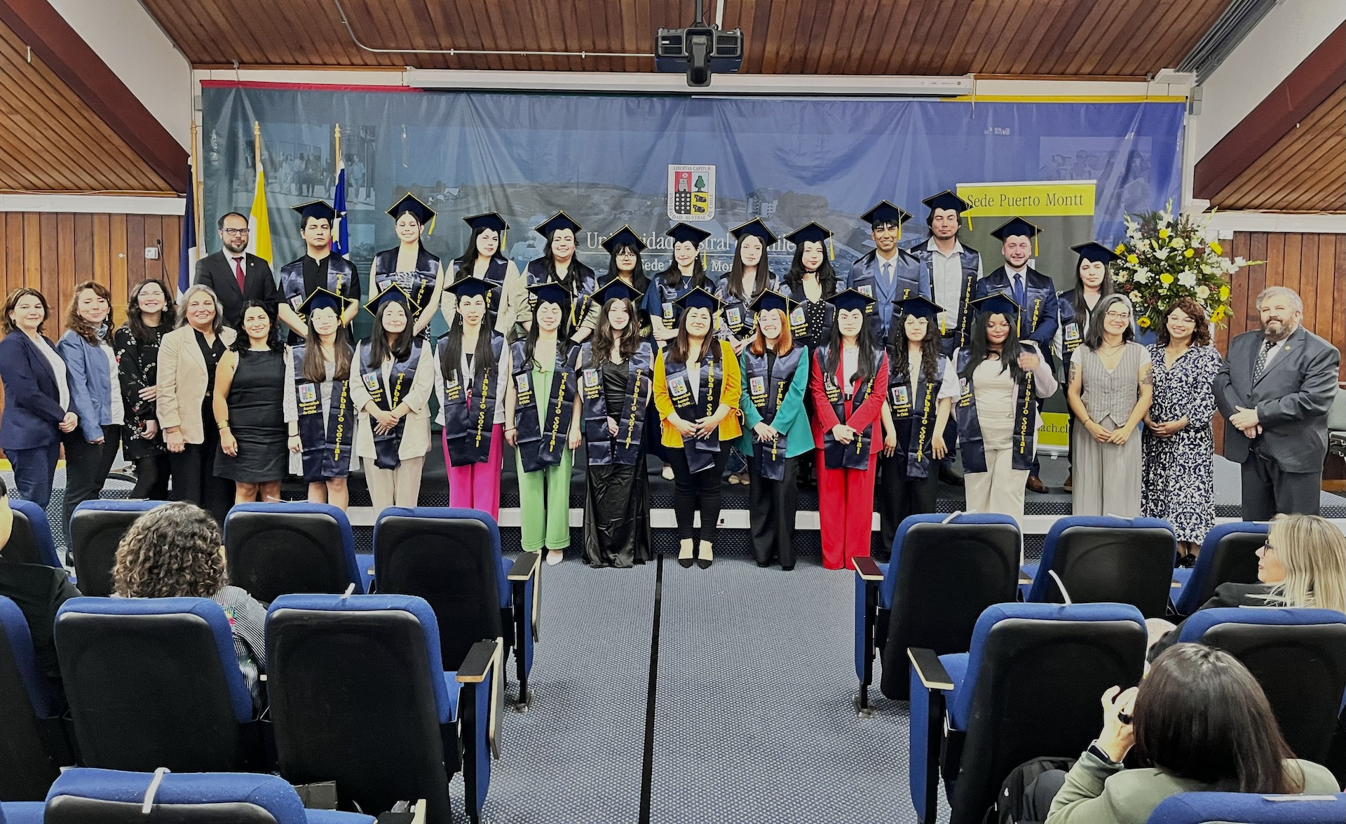 UACh Sede Puerto Montt realizó la primera Ceremonia de Titulación de la Escuela de Trabajo Social