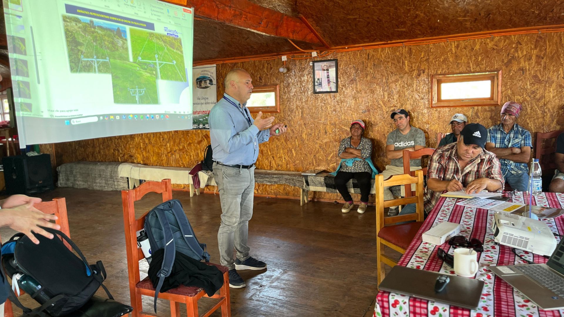 Saesa realizará trabajos de mantenimiento en la red eléctrica para mejorar el servicio a sus clientes en Islas de Alao y Llingua en Chiloé