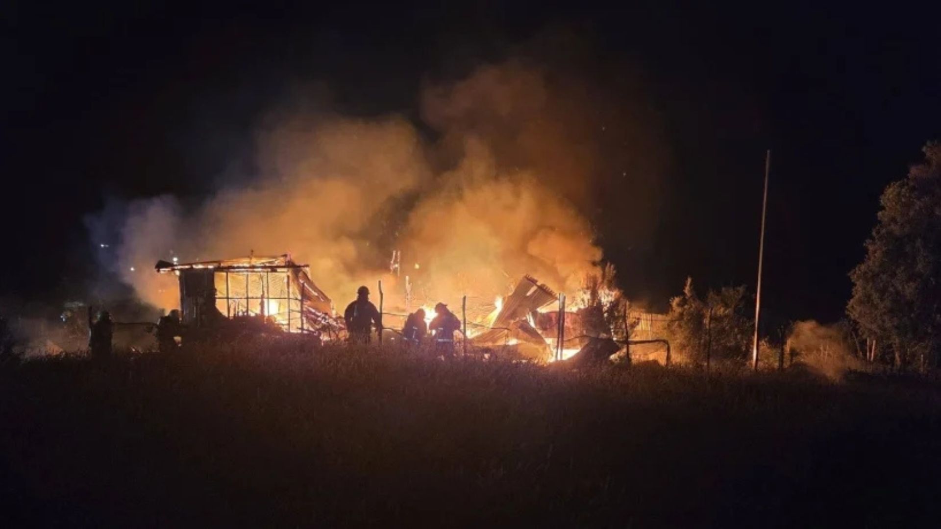 Incendio en sector rural de Calbuco deja cuatro personas damnificadas