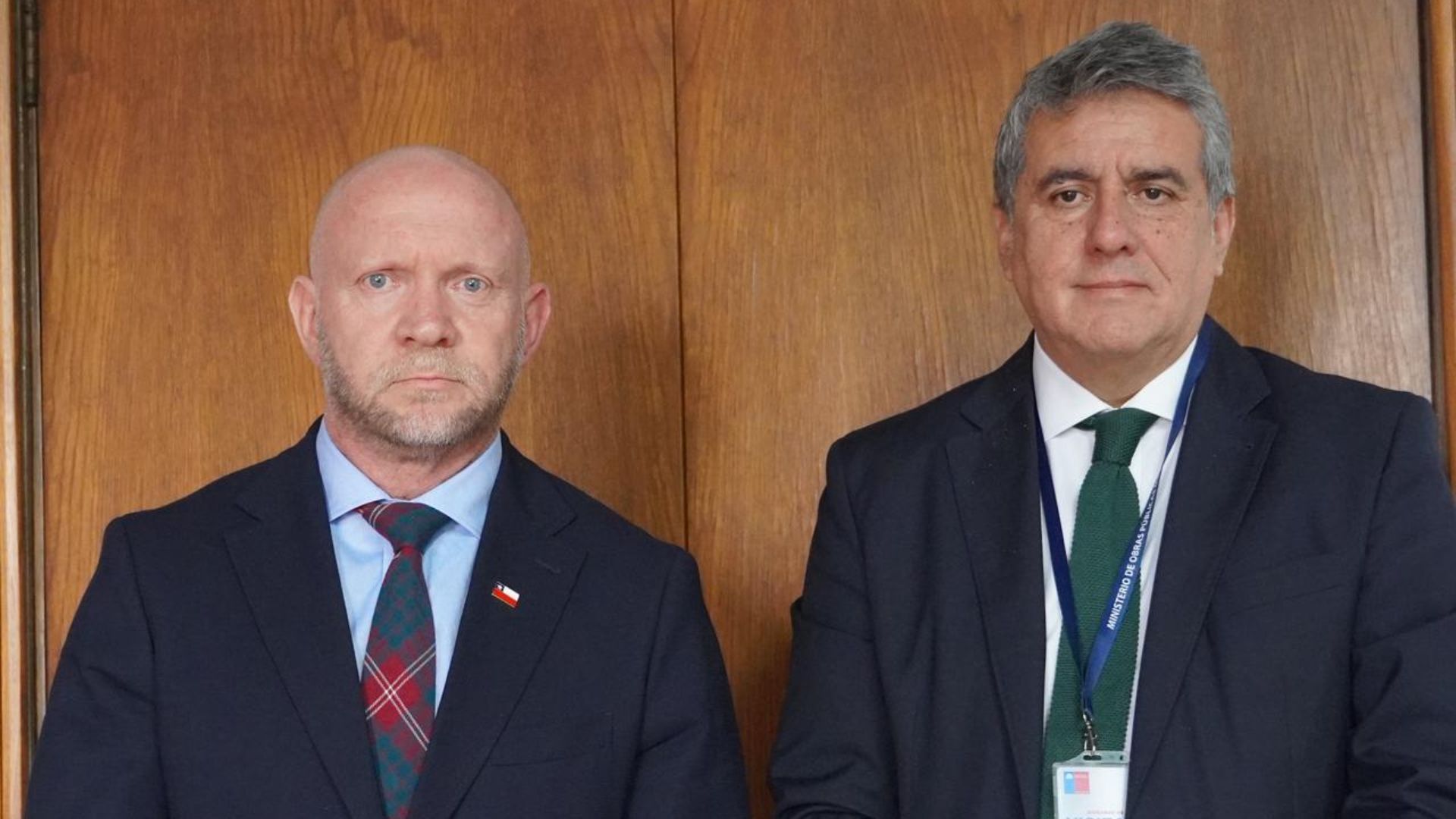 Gobernador Santana refuerza gestiones con el MOP para destrabar proyecto del liceo Carmela Carvajal de Osorno