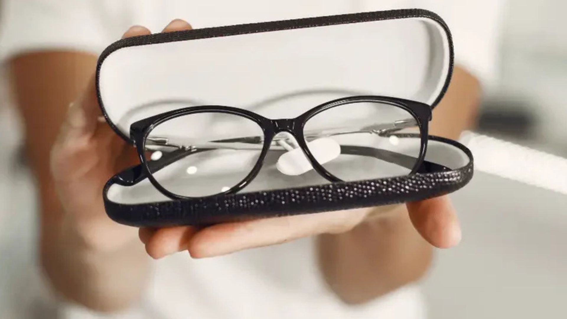 Invierten $180 millones para fortalecer entrega de lentes en Puerto Montt