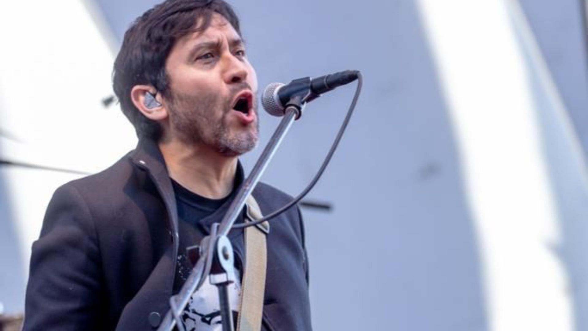 Claudio Narea anuncia concierto en Dreams este viernes