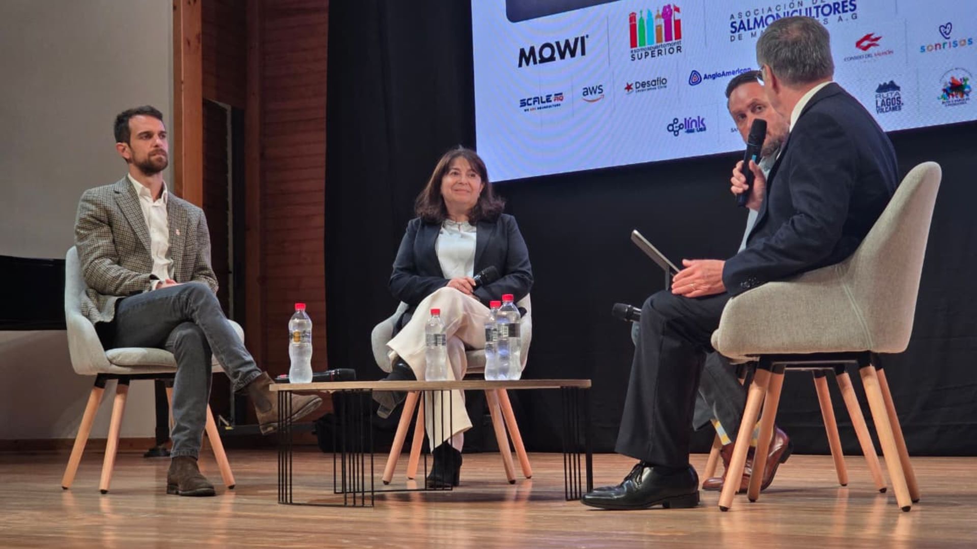 Alcaldesa de Dalcahue llama a la academia a vincularse con comunas pequeñas para impulsar desarrollo territorial desde lo local