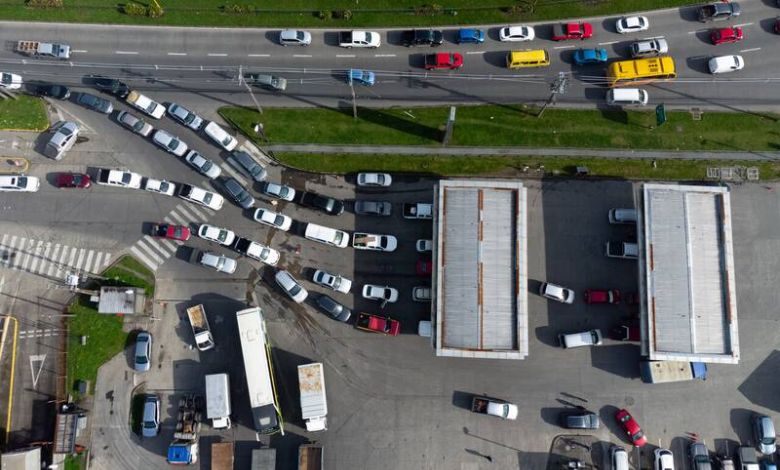 Bencinazo golpea a transportistas y comercio en Los Lagos