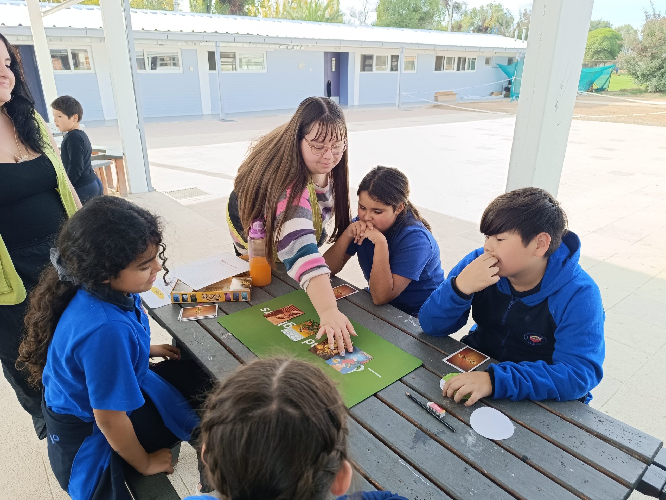 Denuncias por convivencia escolar suben 22% y expertos apuntan a habilidades socioemocionales
