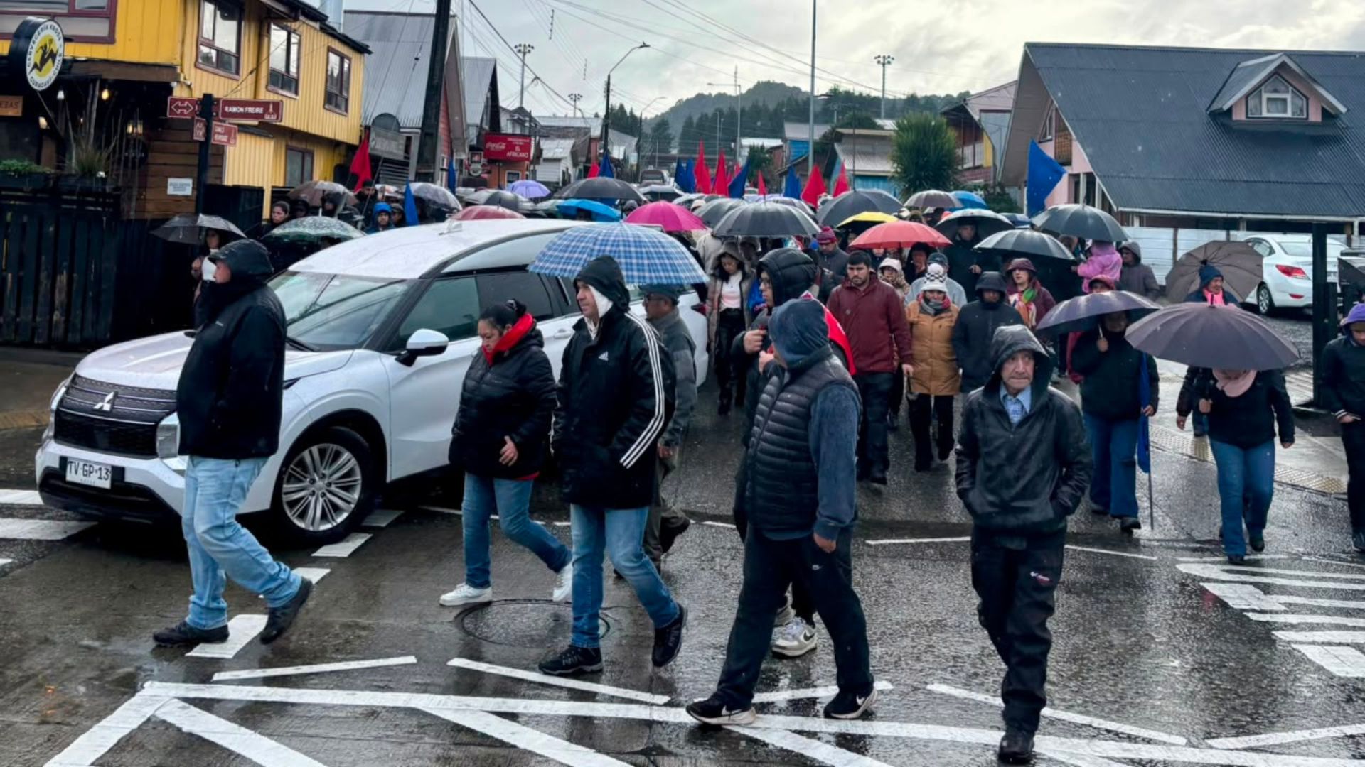 Multitudinaria despedida a Sergio Yunger y anuncio de Centro Deportivo que llevará su nombre marcaron emotiva jornada en Dalcahue