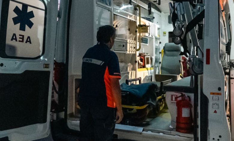 Colisión entre automóvil y microbús deja un lesionado en la Carretera Austral