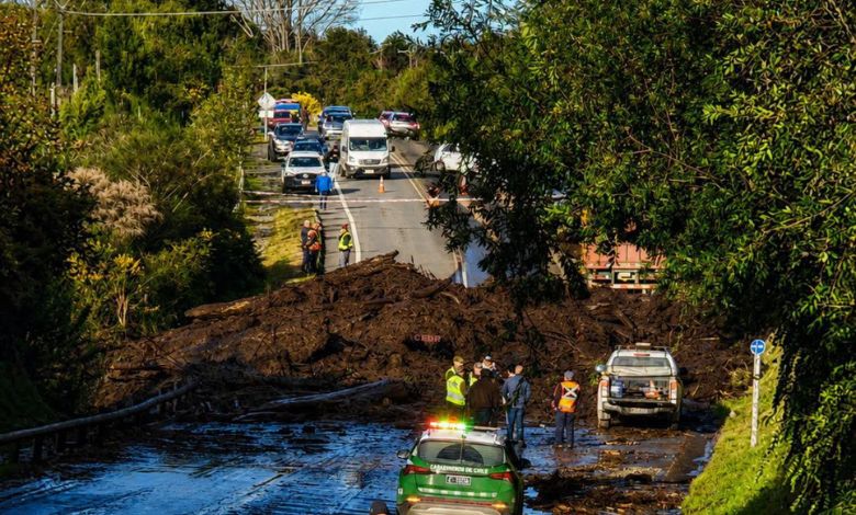 Ruta CH-225 sigue cerrada por remoción de masa en Puerto Varas