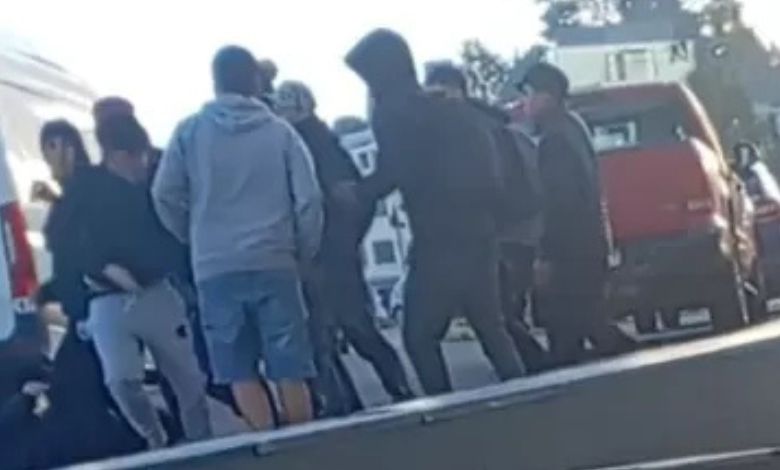 Una turba de jóvenes propina una violenta golpiza a un menor de edad en Puerto Montt para robarle