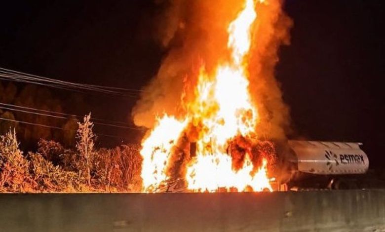 Investigan incendio que afectó a camión cisterna con combustible en la Ruta 5 Sur