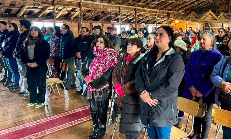 Dalcahue reconoció en Tenaún a siete agricultores que mantienen vivas las tradiciones del campo chilote