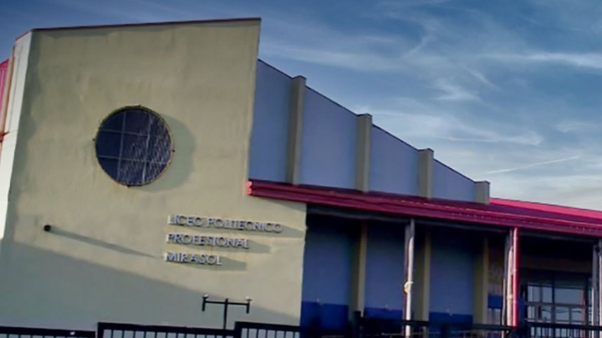 DAEM confirma ingreso de personas ajenas y daños tras incidente en Liceo Mirasol
