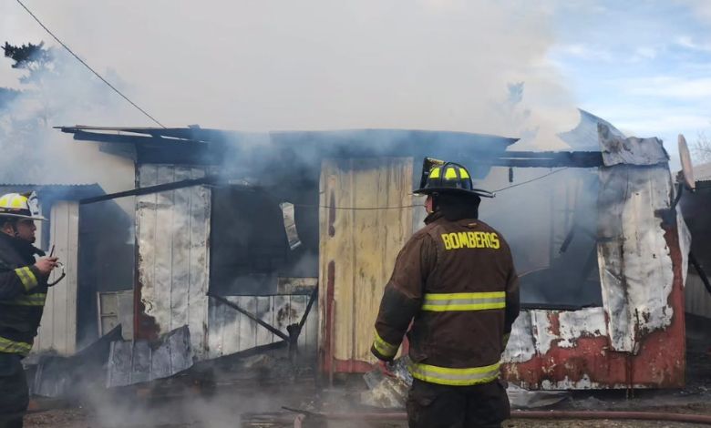 Incendio en Quellón deja una persona fallecida, un herido grave y dos damnificados