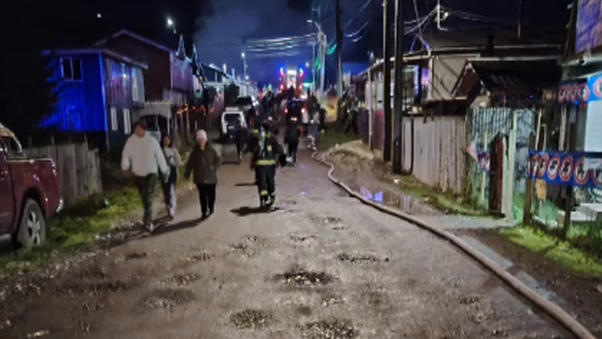Incendio destruye dos viviendas y deja a cuatro familias damnificadas en Calbuco