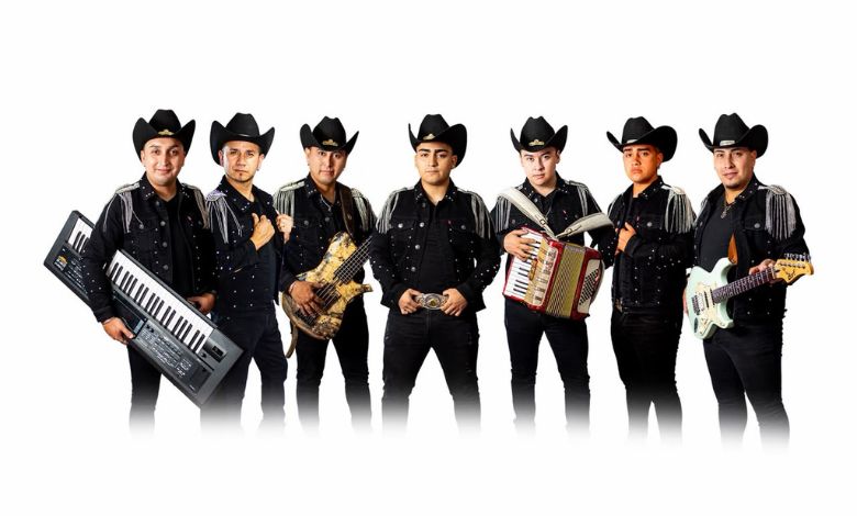 Los Bravos De Chile” debutan en Dreams con original Cumbia Flamenca