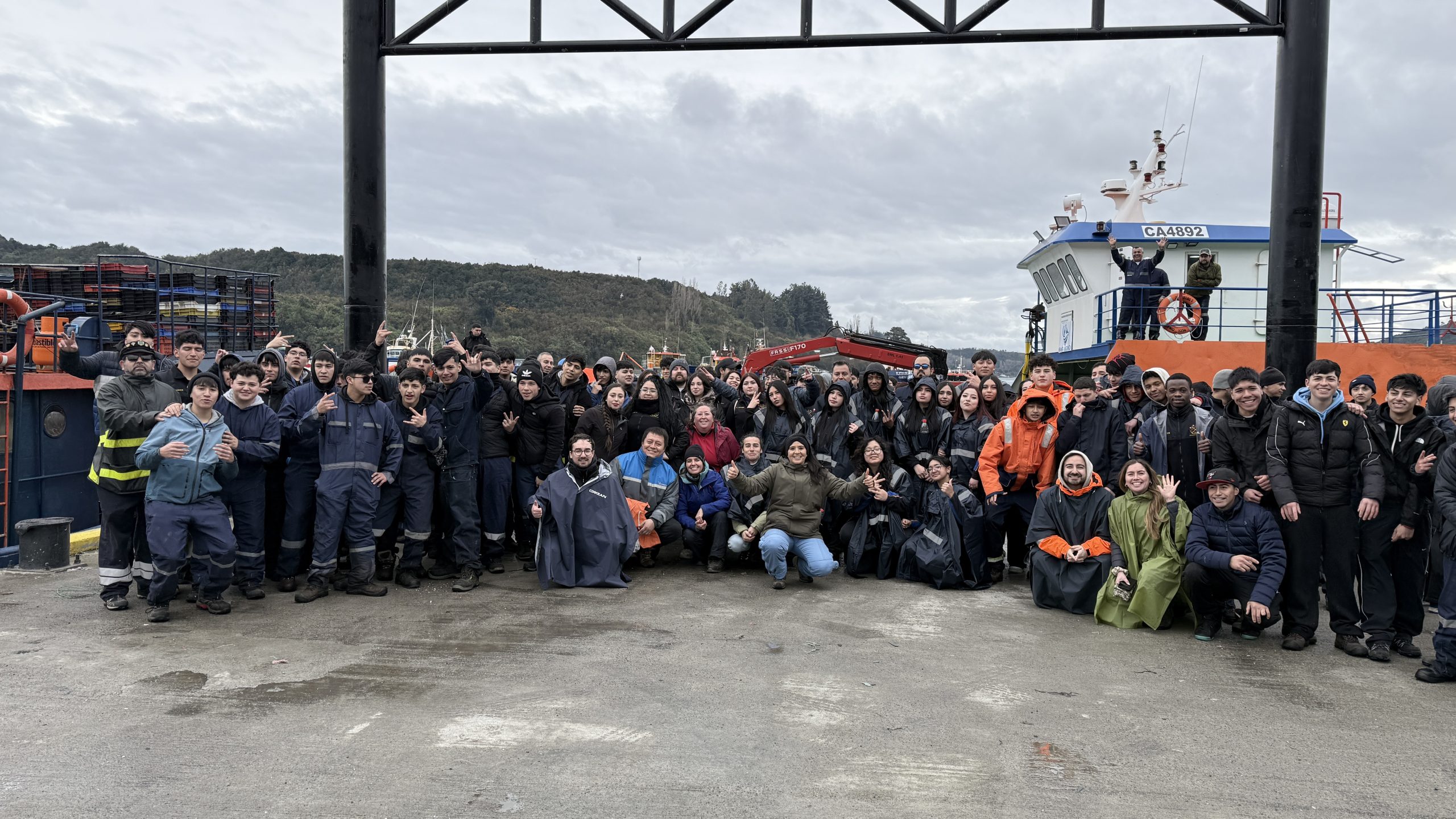 Plan Tenglo y APL marítimo-portuario unencapacidades para el cuidado del borde costero en IslaTenglo.