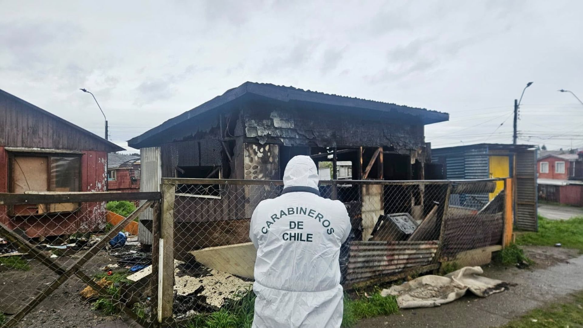 LABOCAR indaga incendio que destruyó vivienda durante la madrugada en Llanquihue