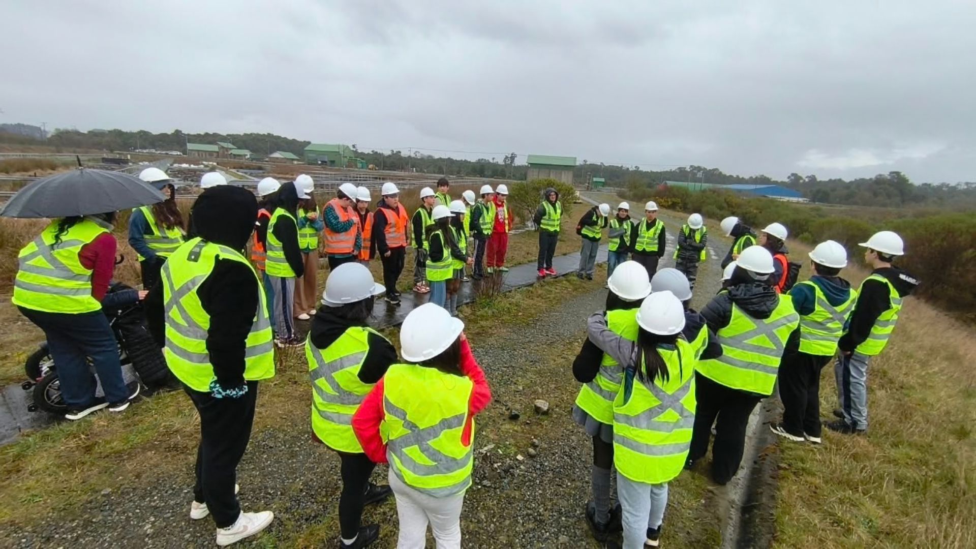 Programa “De la Escuela a la Tierra” busca crear conciencia ambiental en estudiantes de Frutillar y Llanquihue