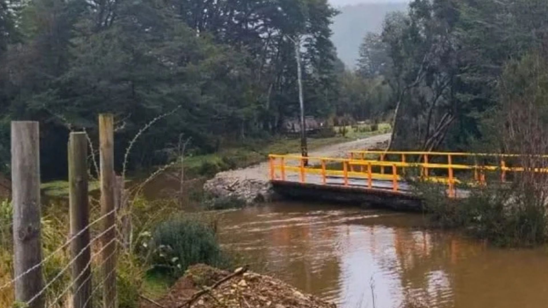Lluvias provocan aislamiento de familias y daños en caminos rurales de San Juan de la Costa