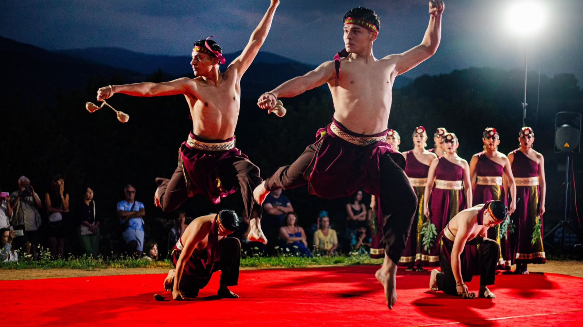 Tupa Marka celebra a Chile con música y danza en Dreams
