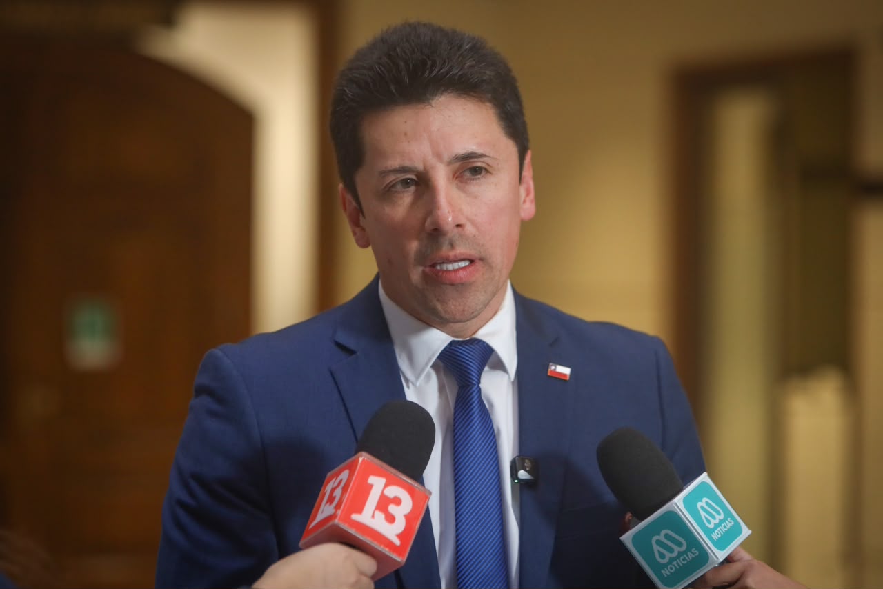 Diputado Mauro González (RN) pide que aumento de remuneraciones por riesgo para Carabineros considere a funcionarios de todo el país