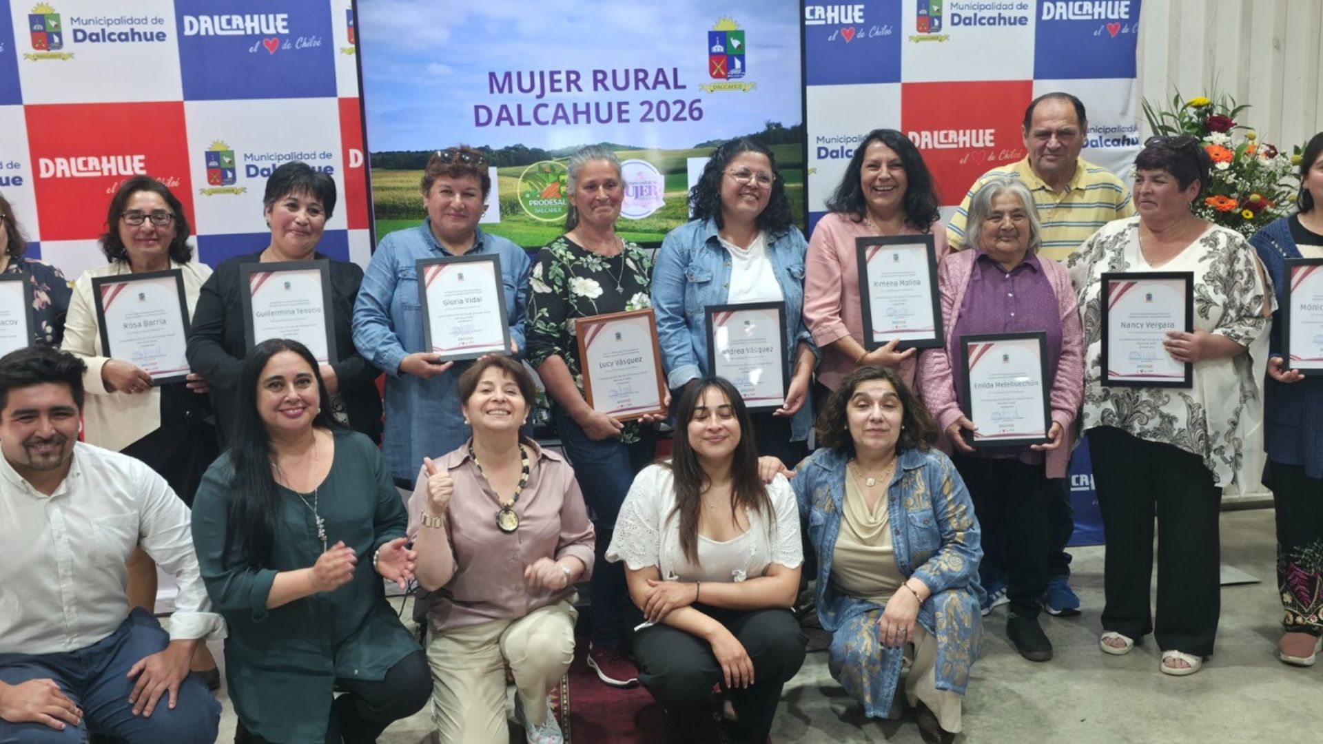 Dalcahue reconoció la fuerza, liderazgo y el aporte de sus mujeres rurales al desarrollo de la comuna