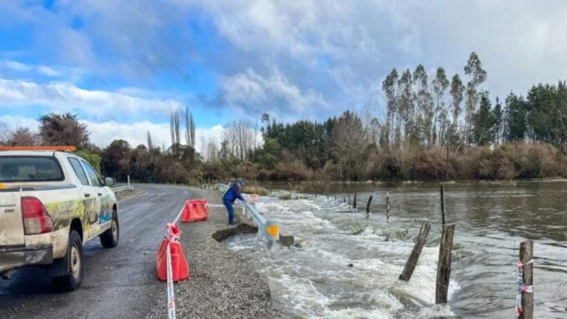 Teodoro Schmidt destina cerca de $1.000 millones para recuperar infraestructura dañada por inundaciones