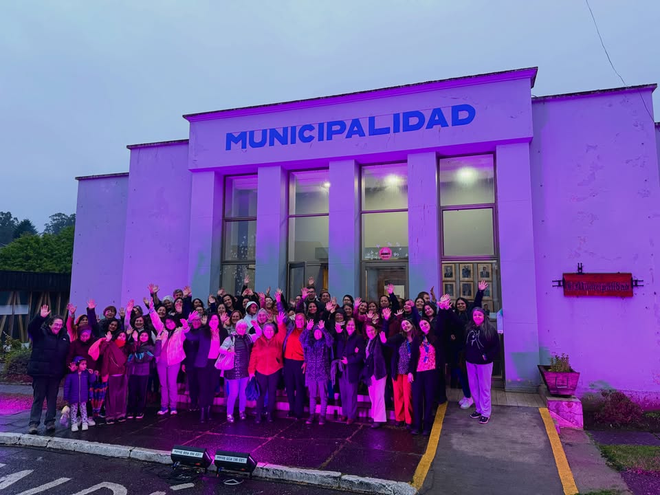 En el mes de la lucha contra el Cáncer de Mama, Frutillar se une para recordar que el diagnóstico temprano y los exámenes preventivos salvan vidas.